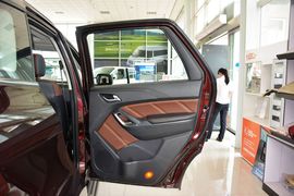 2016款江铃驭胜S350自动汽油超豪华版5座