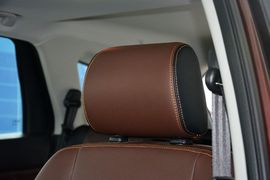 2016款江铃驭胜S350自动汽油超豪华版5座