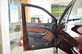 2016款江铃驭胜S350自动汽油超豪华版5座