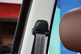 2016款江铃驭胜S350自动汽油超豪华版5座