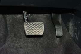 2016款江铃驭胜S350自动汽油超豪华版5座