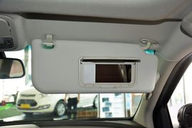 2016款江铃驭胜S350自动汽油超豪华版5座