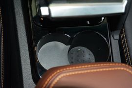 2016款江铃驭胜S350自动汽油超豪华版5座