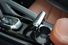 2016款江铃驭胜S350自动汽油超豪华版5座