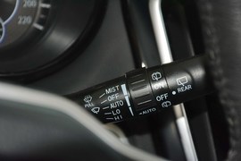 2016款江铃驭胜S350自动汽油超豪华版5座