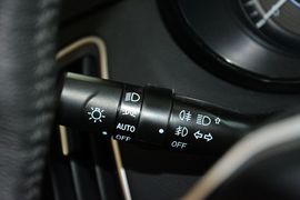 2016款江铃驭胜S350自动汽油超豪华版5座