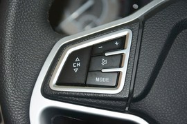 2016款江铃驭胜S350自动汽油超豪华版5座