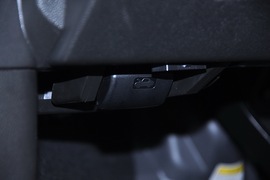 2010款铃木凯泽西2.4L