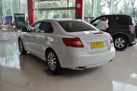 2010款铃木凯泽西2.4L