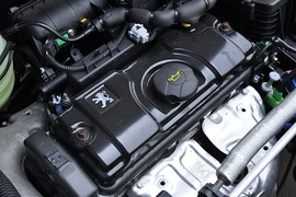 2010款标致207两厢1.6L手动品乐版