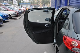 2010款标致207两厢1.6L手动品乐版