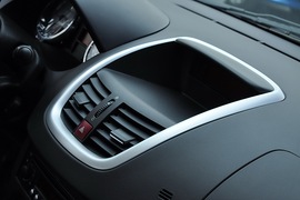 2010款标致207两厢1.6L手动品乐版