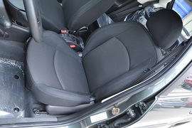2010款标致207两厢1.6L手动品乐版