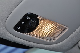 2010款标致207两厢1.6L手动品乐版