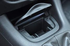 2010款标致207两厢1.6L手动品乐版