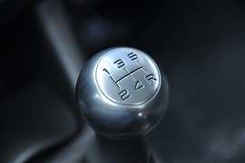 2010款标致207两厢1.6L手动品乐版
