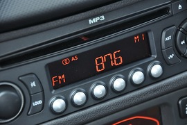 2010款标致207两厢1.6L手动品乐版