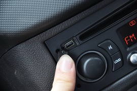 2010款标致207两厢1.6L手动品乐版