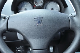 2010款标致207两厢1.6L手动品乐版