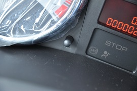 2010款标致207两厢1.6L手动品乐版
