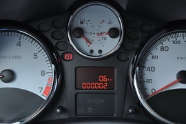 2010款标致207两厢1.6L手动品乐版