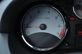 2010款标致207两厢1.6L手动品乐版