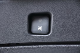 2010款标致207两厢1.6L手动品乐版