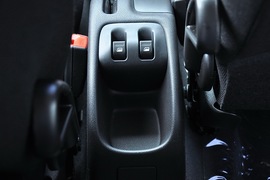 2010款标致207两厢1.6L手动品乐版