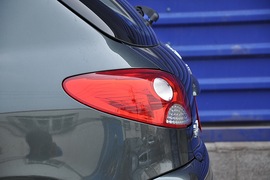 2010款标致207两厢1.6L手动品乐版