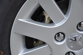 2010款标致207两厢1.6L手动品乐版