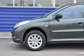 2010款标致207两厢1.6L手动品乐版