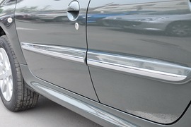 2010款标致207两厢1.6L手动品乐版