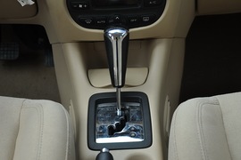 2010款标致207三厢1.6L手自一体品乐版