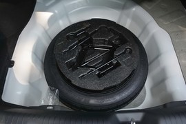2016款现代朗动1.6L自动尊贵型