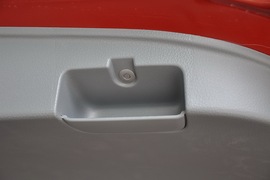 2010款铃木天语SX4两厢冠军限量版