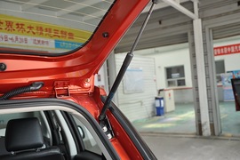 2010款铃木天语SX4两厢冠军限量版