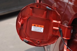 2010款铃木天语SX4两厢冠军限量版