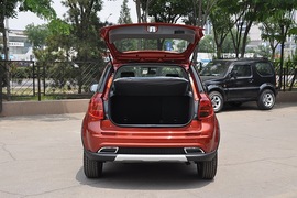 2010款铃木天语SX4两厢冠军限量版