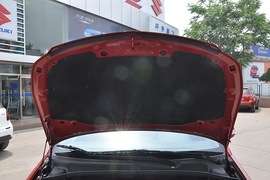 2010款铃木天语SX4两厢冠军限量版