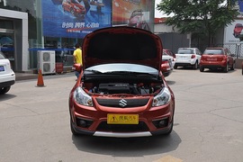 2010款铃木天语SX4两厢冠军限量版