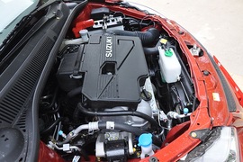 2010款铃木天语SX4两厢冠军限量版