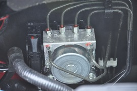 2010款铃木天语SX4两厢冠军限量版