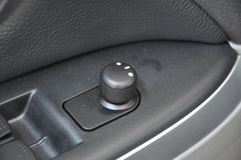 2010款铃木天语SX4两厢冠军限量版