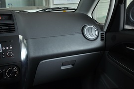 2010款铃木天语SX4两厢冠军限量版