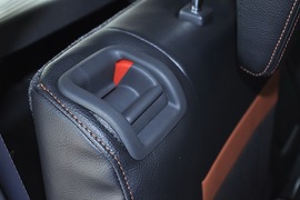 2010款铃木天语SX4两厢冠军限量版