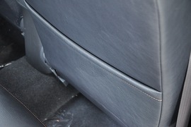 2010款铃木天语SX4两厢冠军限量版