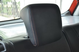 2010款铃木天语SX4两厢冠军限量版