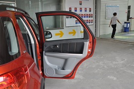 2010款铃木天语SX4两厢冠军限量版