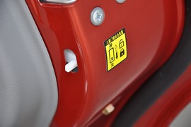 2010款铃木天语SX4两厢冠军限量版