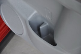 2010款铃木天语SX4两厢冠军限量版